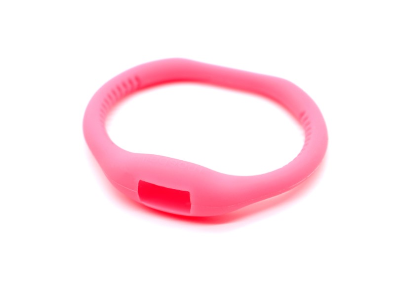 戴上驅蚊硅膠手環(huán)免受蚊子的侵擾